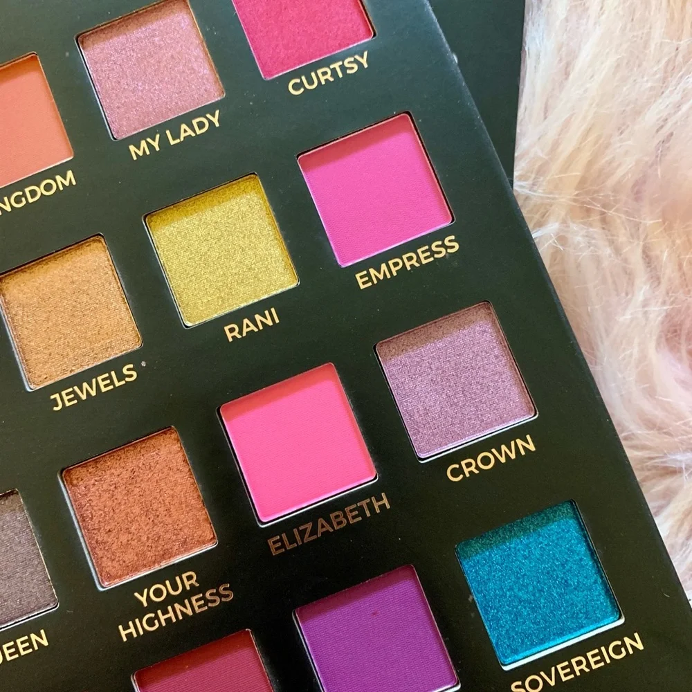 🎉HP🎉 New Eloise The Queen Eyeshadow Palette